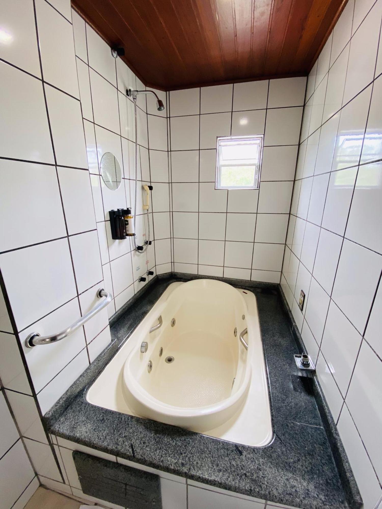 Real Nob Hotel 오를레앙스 외부 사진