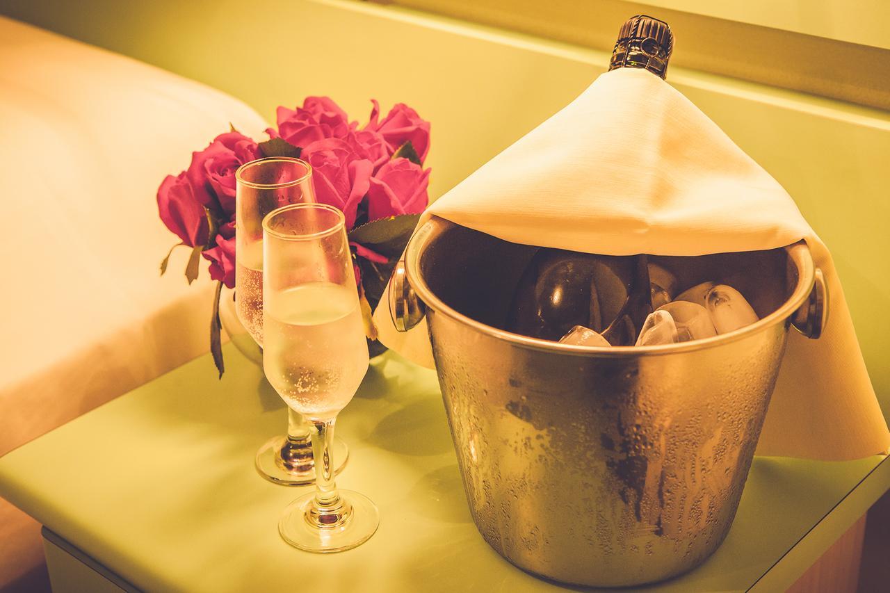 Real Nob Hotel 오를레앙스 외부 사진
